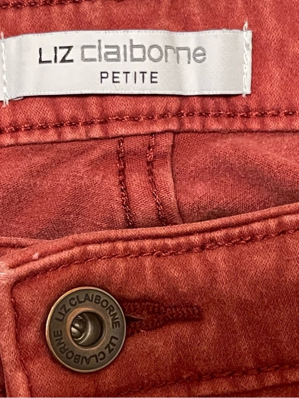 Liz Claiborne Women’s 12P Ultrasoft Straight-Leg Jeans in Burnt Red Petite Short - Picture 3 of 8
